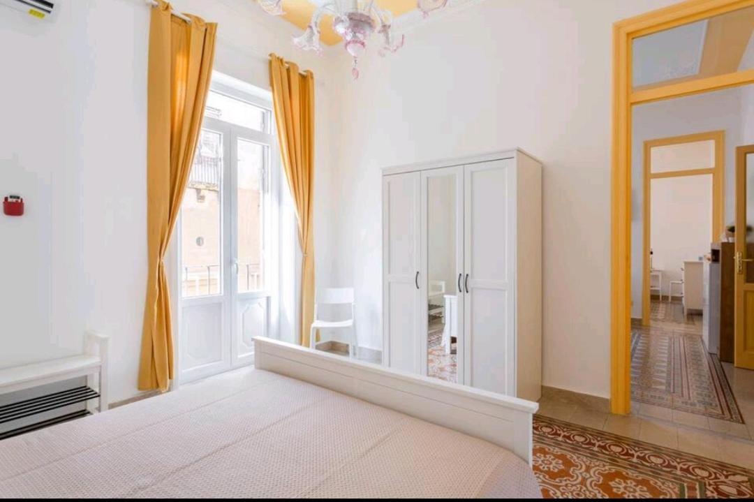 Merlo House - Inside The Historical Center Палермо Екстериор снимка